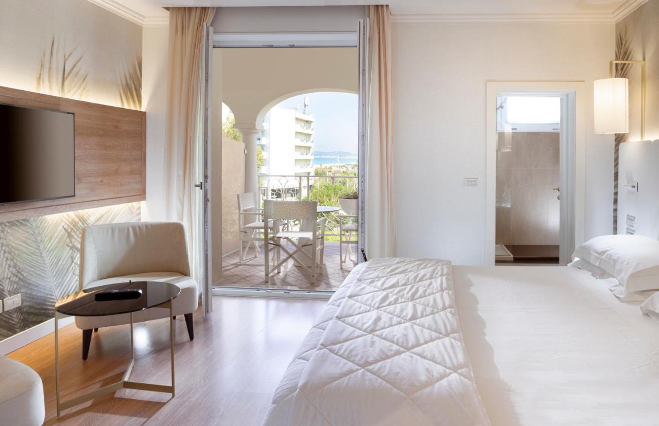 Hotel Corallo Riccione Exterior photo