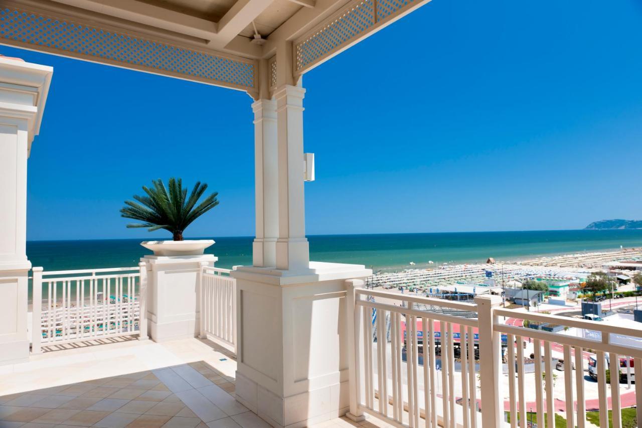 Hotel Corallo Riccione Exterior photo