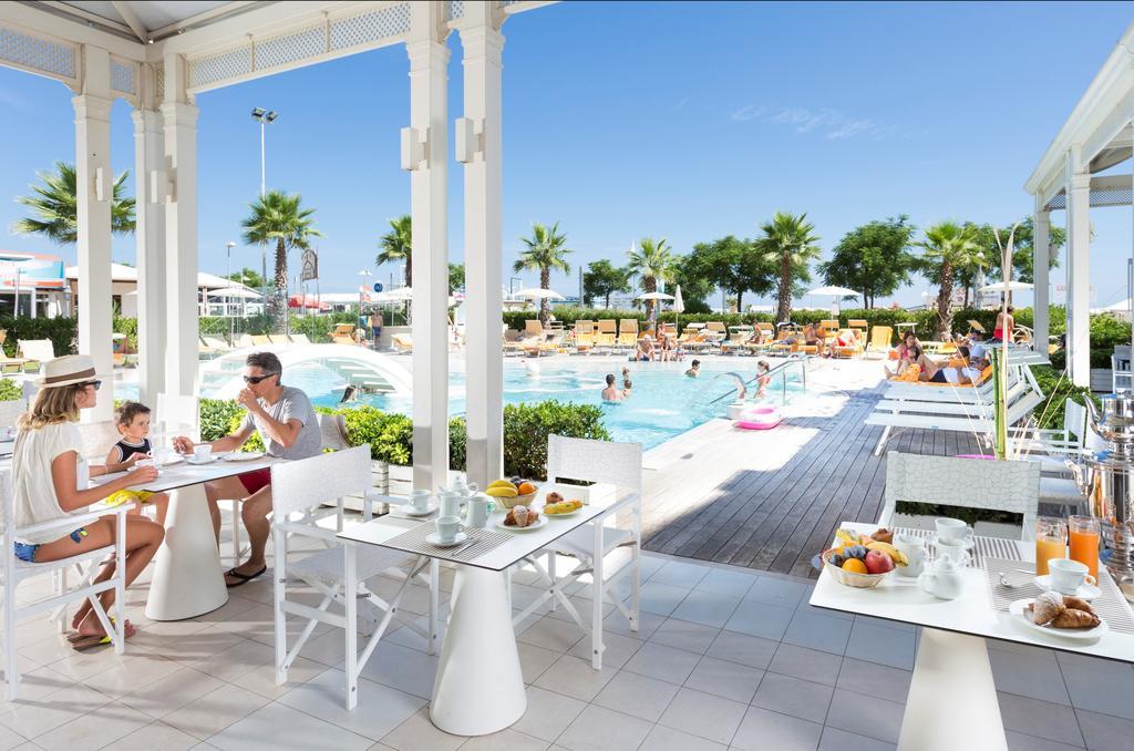 Hotel Corallo Riccione Exterior photo
